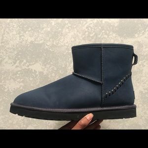 MENS MINI UGG (Size 9)